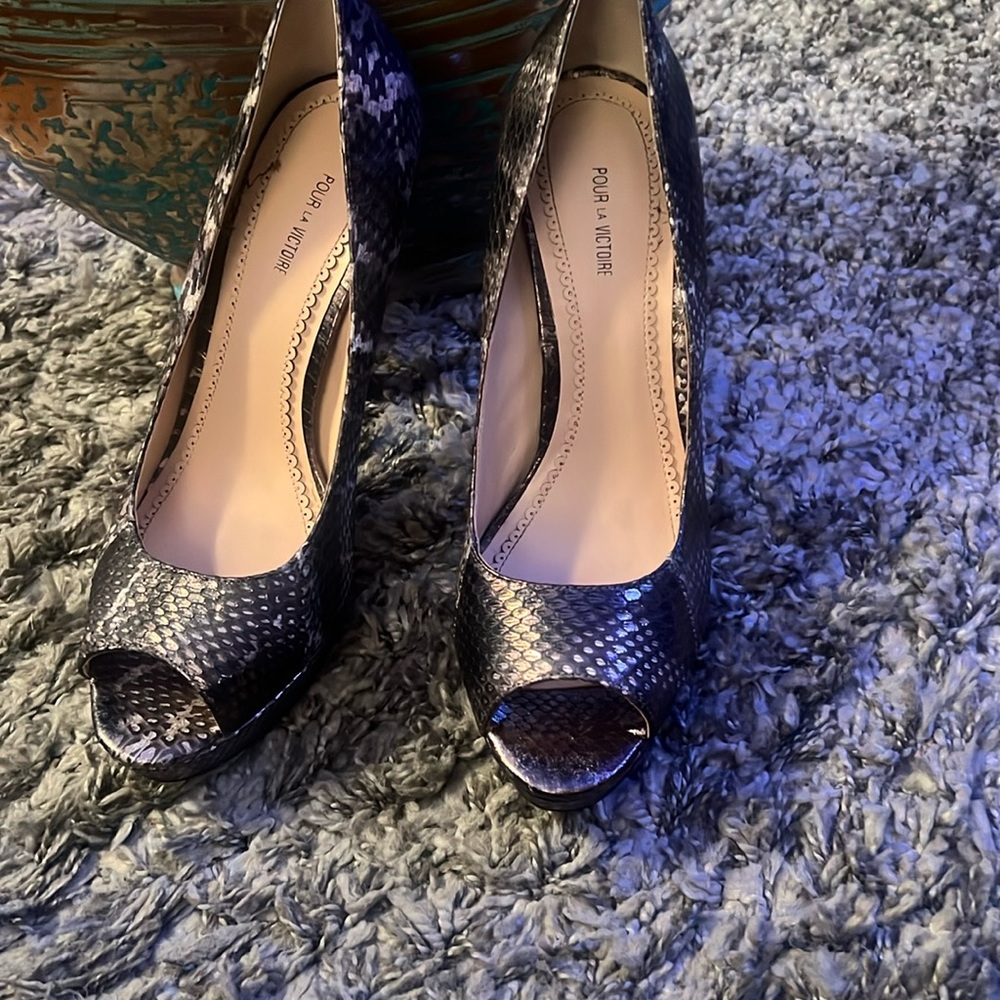 Pour la victoire heels